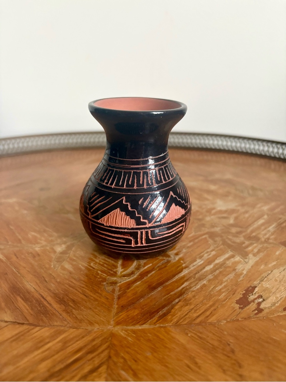 Navajo Sgraffito Native American Pottery Vase - Signed